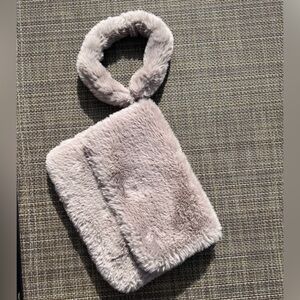 Banana Republic fluffy wristlet